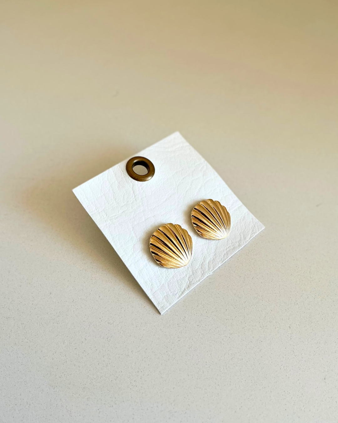 Shell Stud